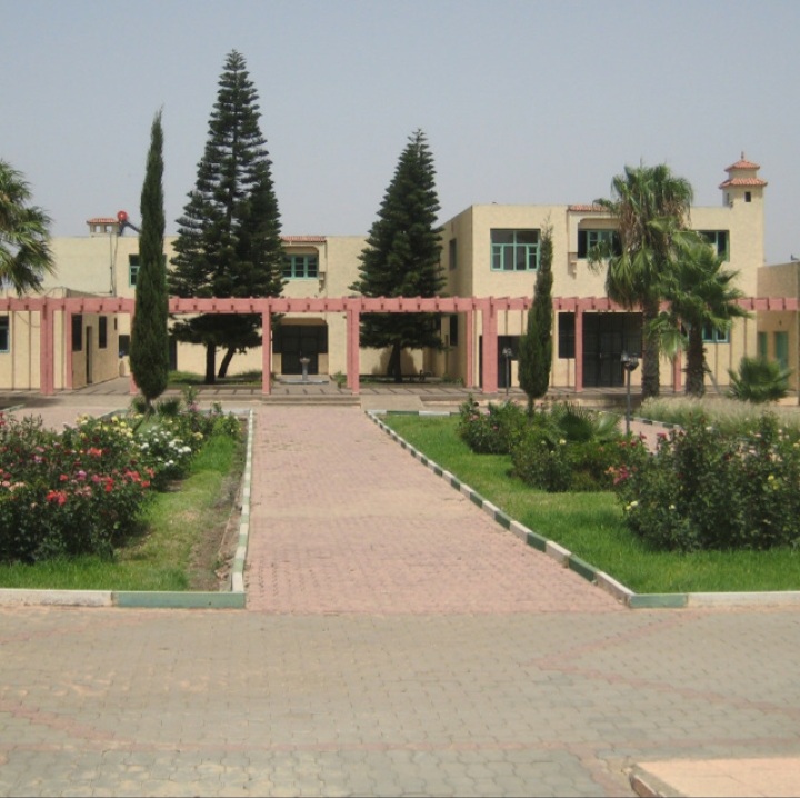 المدرسة الفلاحية بيزانات