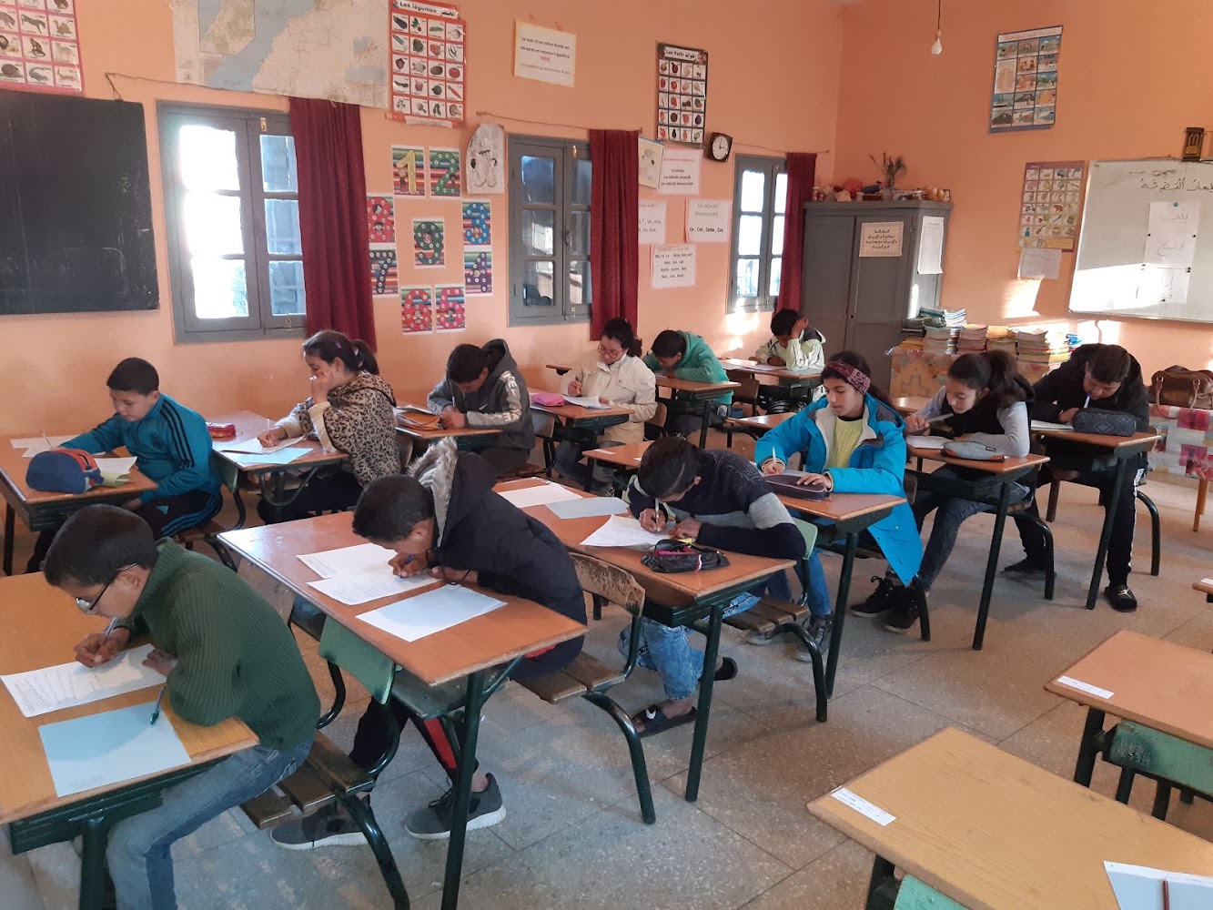 مدىسة عين مشقوق